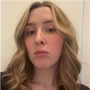 Profesora de inglés: ofrece clases particulares a clientes que desean aprender inglés para un programa de intercambio, para el tra